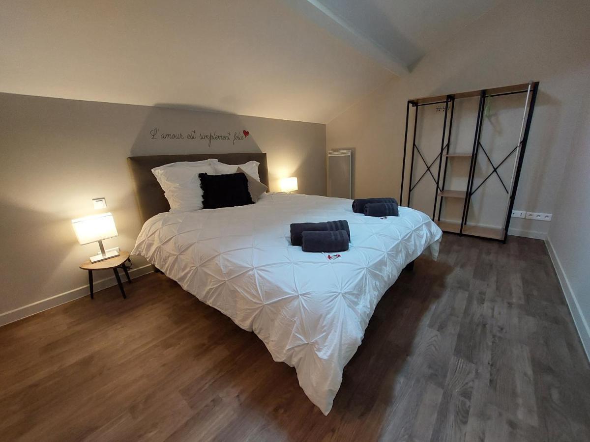 "Le Petit Bonheur" Gite Van 4 Tot 12 Personen Met Prive Vijver Van 2Ha Maisonnais-Sur-Tardoire エクステリア 写真
