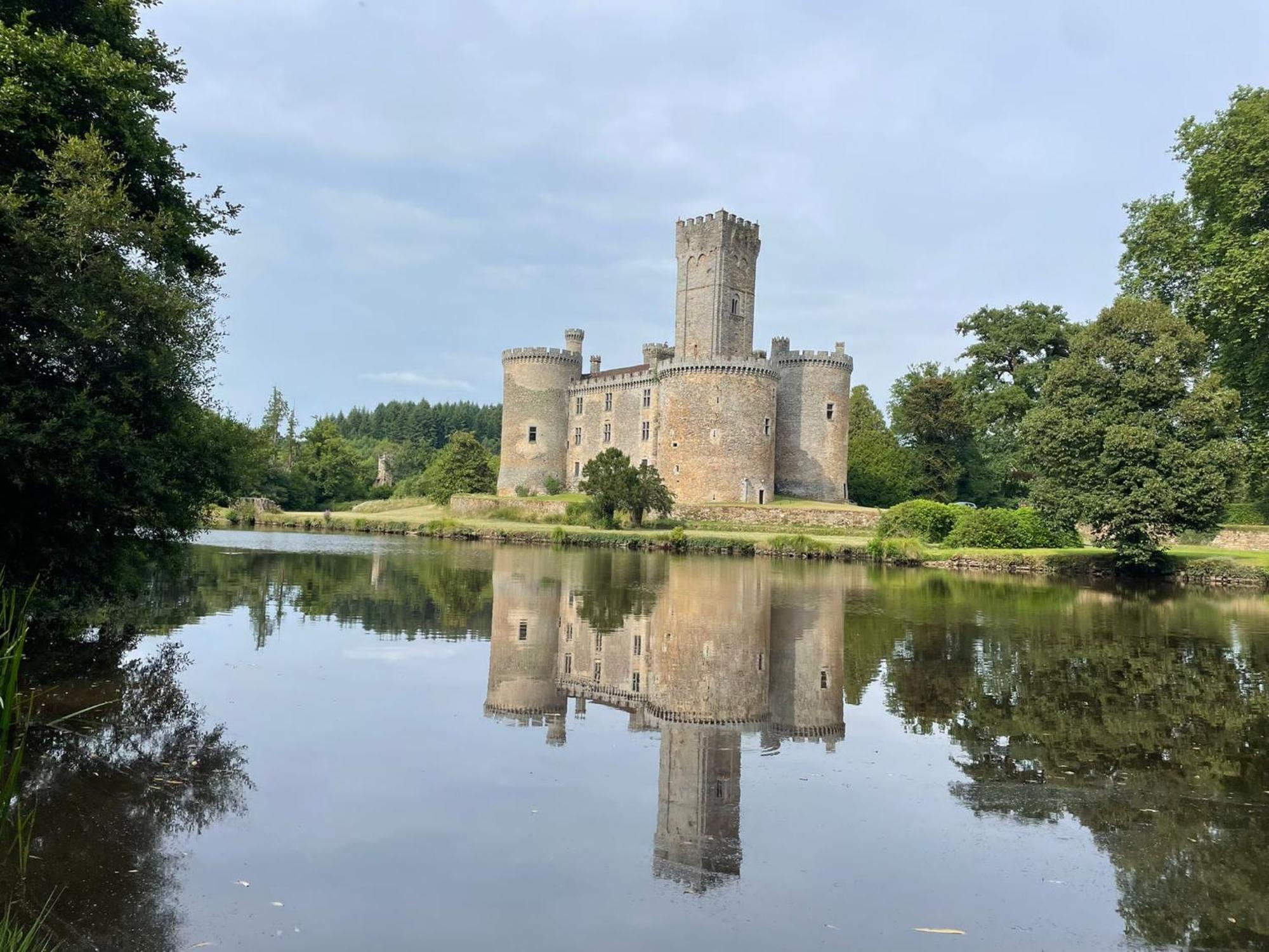 "Le Petit Bonheur" Gite Van 4 Tot 12 Personen Met Prive Vijver Van 2Ha Maisonnais-Sur-Tardoire エクステリア 写真